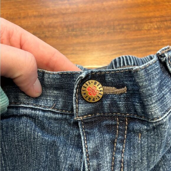 Disney Princess Jean shorts/Capri pants. - Picture 4 of 7